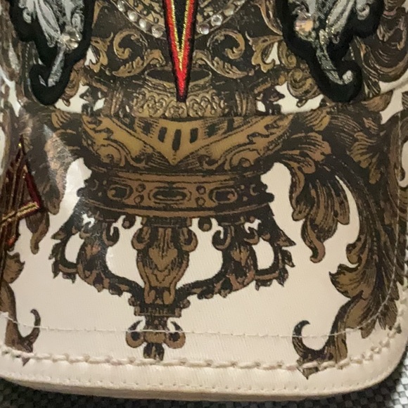 Used - Picture 3 of 7